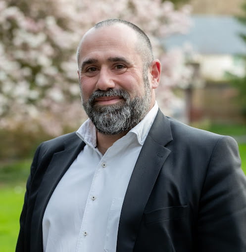 Portrait de Thomas Kaloustian, expert en gestion de patrimoine et stratégie financière